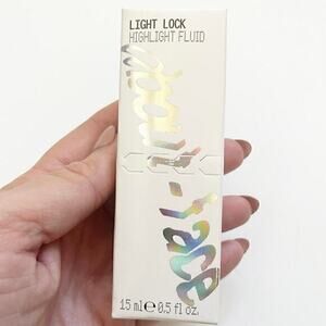 about-face Shaken or Stirred Light Lock Highlight Fluid‎ 0.5 fl.oz. New Makeup